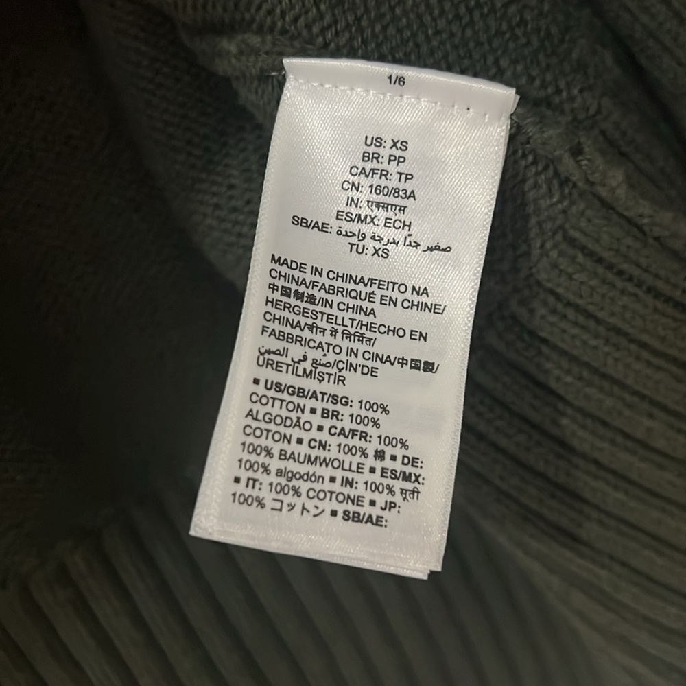 Sweater - Picture 7 of 11